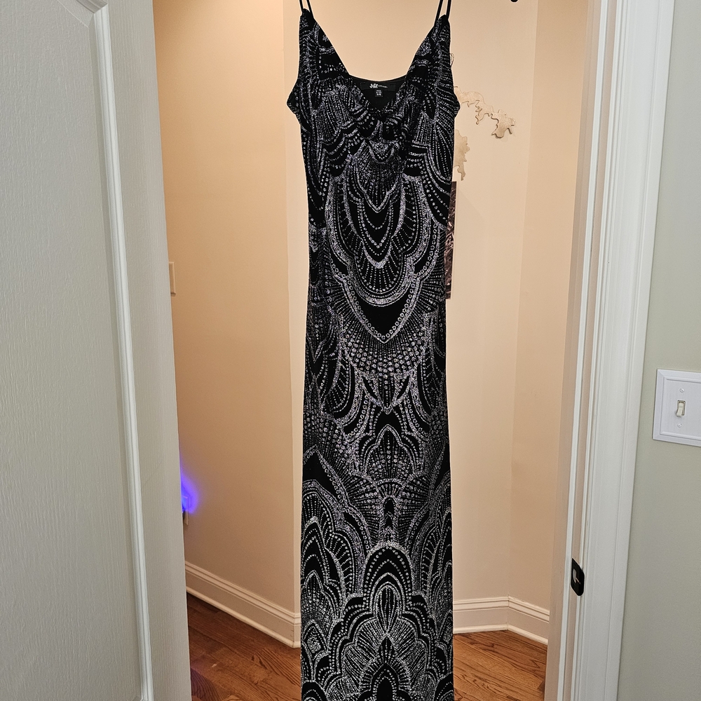 Jump Elegant Black and Silver Glittery Prom Dress